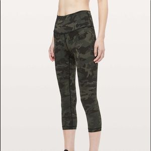 COPY - Lululemon Camo Capri Leggings